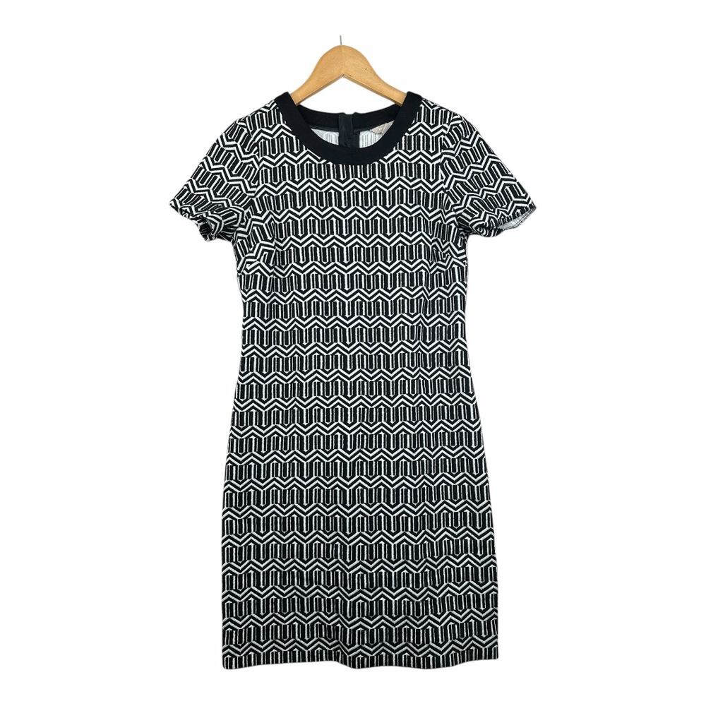 Banana Republic Geometric Print Short Sleeve Shift Dress size 4 Black/White